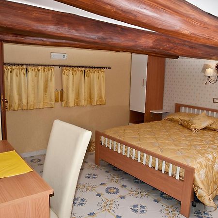 ナポリ オリンポ デグリ デイ Bed & Breakfast エクステリア 写真